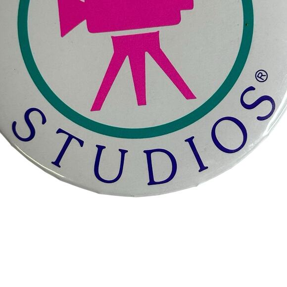 Vintage 1996 Universal Studios Pinback Button - Picture 4 of 11